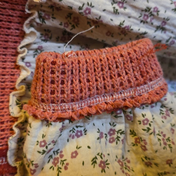 POL Pink and Cream Floral Knit Blouse Oversized Sm - Picture 5 of 7